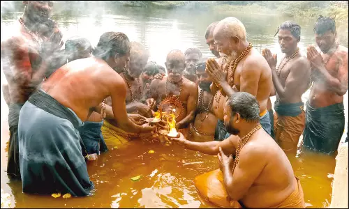 கோவில்பத்து சிவன்கோவில் உடையார் குளத்தில் நீருக்கு நன்றி தெரிவிக்கும் விழா