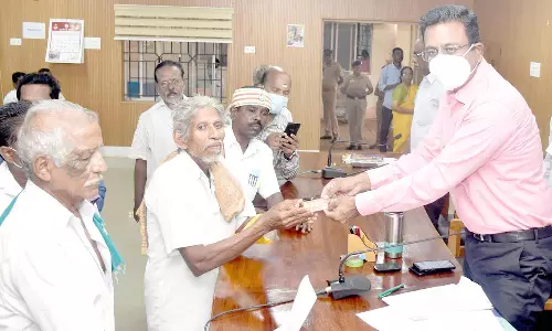 குறைதீர்க்கும் கூட்டத்தில் பெறப்பட்ட மனுக்கள் மீது உடனடி நடவடிக்கை- கலெக்டர் தகவல்