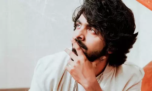 சூரரைப் போற்று ரீமேக் பணியில் தீவிரம் காட்டும் ஜி.வி.பிரகாஷ்