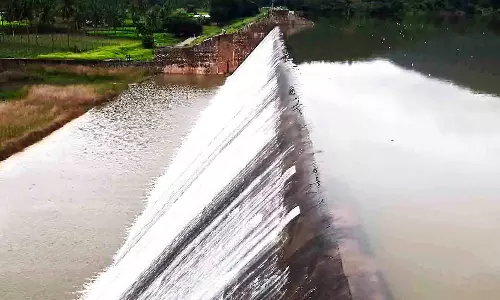 வரட்டாறு அணை நிரம்பியுள்ளதால்   ஏரிகளில் உபரி நீரை சேமிக்க விவசாயிகள் வலியுறுத்தல்