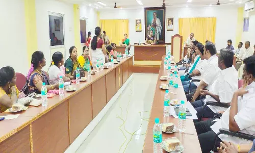 வாட்ஸ்-அப்பில் கவுன்சிலர்கள் தெரிவிக்கும் புகார்களை ஏற்க முடியாது