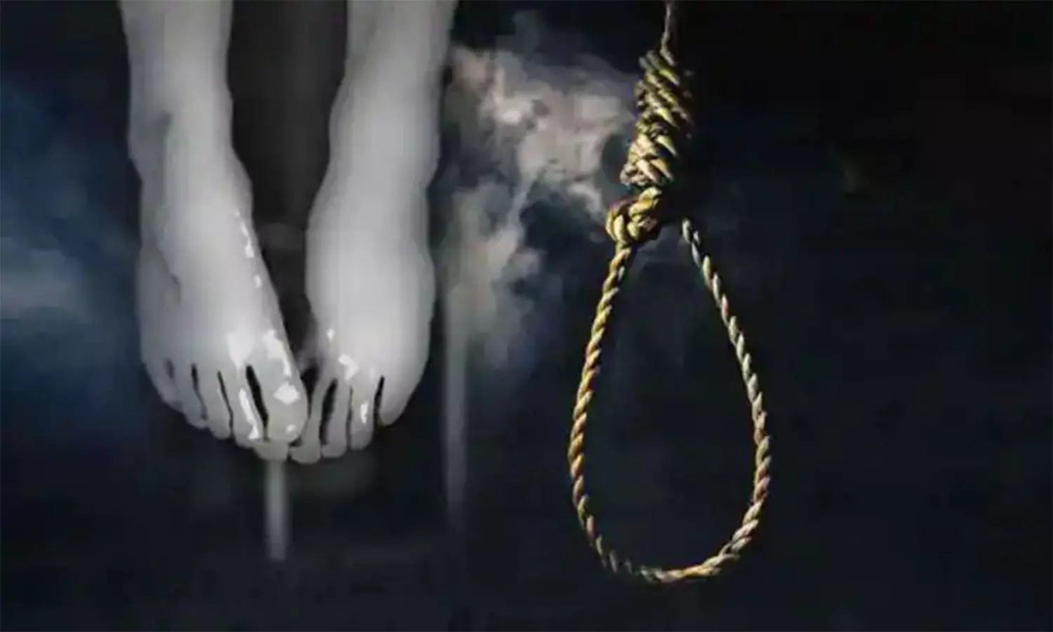 இளம்பெண் தூக்கிட்டு தற்கொலை