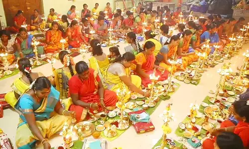 காளியம்மன் கோவிலில் விளக்கு பூஜை