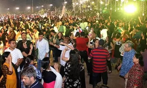 நள்ளிரவு 1 மணிக்கு மேல் புத்தாண்டு கொண்டாட்டங்களுக்கு அனுமதி இல்லை - தமிழக காவல்துறை