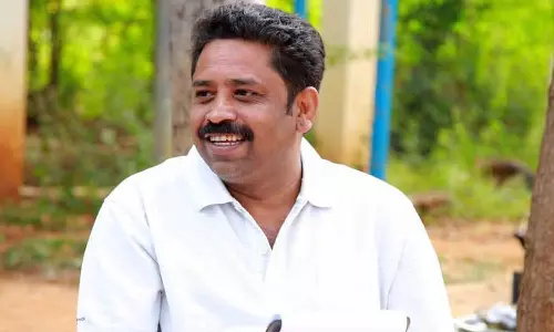 தாயின் கவலை பிள்ளையின் உணவு பற்றியது.. ஹீராபென் மோடி நலம் பெற இயக்குனர் சீனுராமசாமி பிரார்த்தனை..