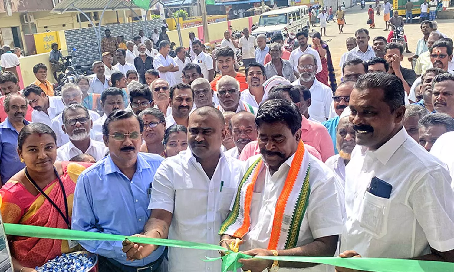 சுரண்டை பஸ் நிலையத்தில் நவீன சுகாதார வளாகம் திறப்பு