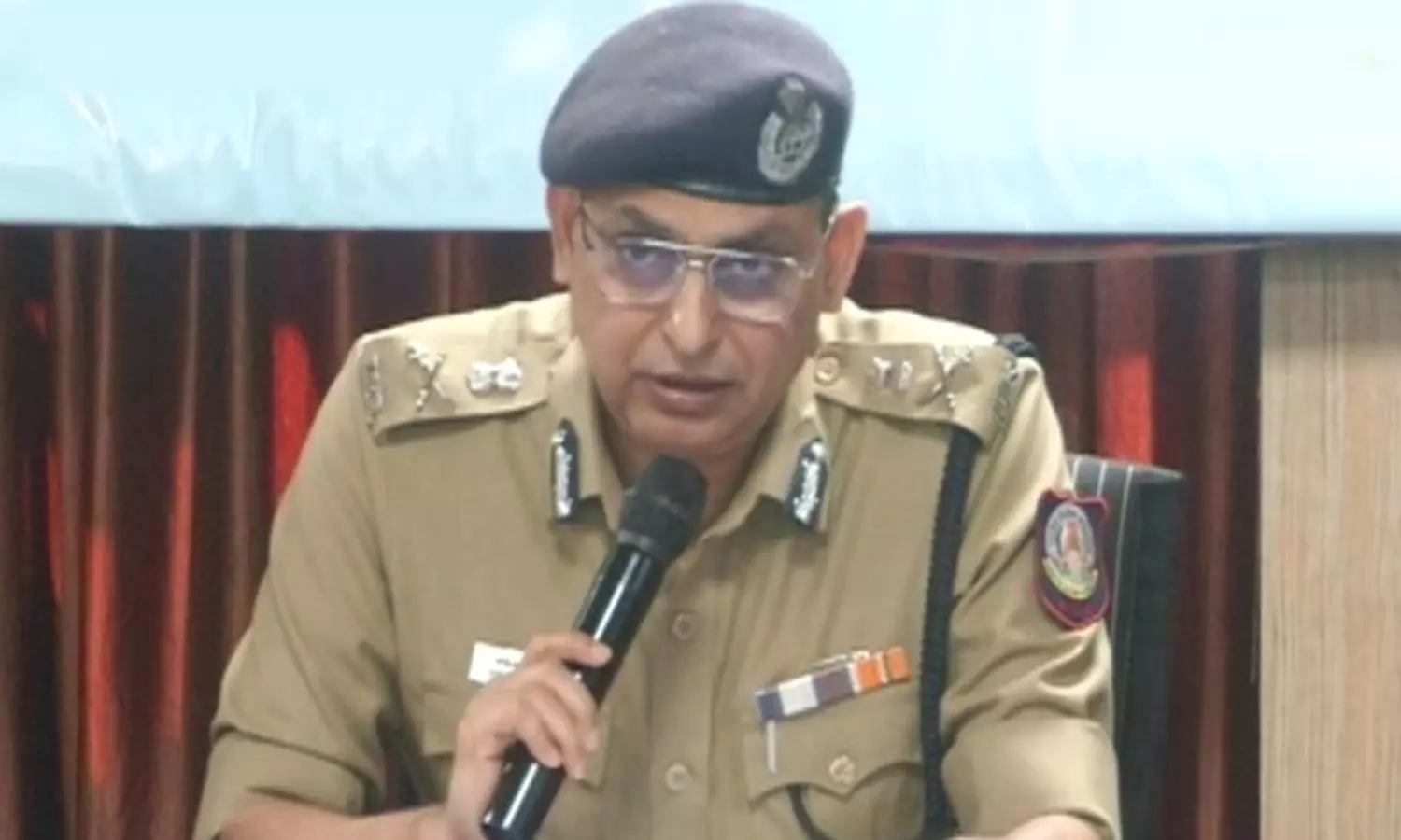 புத்தாண்டு கொண்டாட்டத்தில் போதை பொருட்களுக்கு தடை- போலீஸ் கமிஷனர் புத்தாண்டு கொண்டாட்டத்தில் போதை பொருட்களுக்கு தடை- போலீஸ் கமிஷனர்