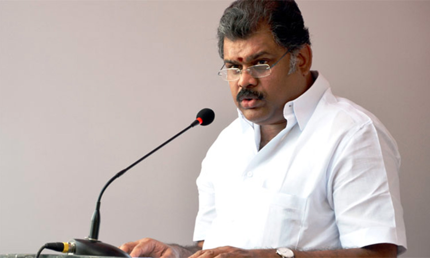4 தமிழக மீனவர்களை உடனே மீட்க வேண்டும்- ஜி.கே.வாசன் அறிக்கை 4 தமிழக மீனவர்களை உடனே மீட்க வேண்டும்- ஜி.கே.வாசன் அறிக்கை