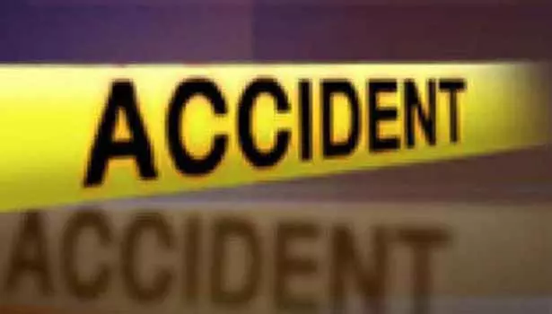 வேன் மோதி தொழிலாளி பலி வேன் மோதி தொழிலாளி பலி