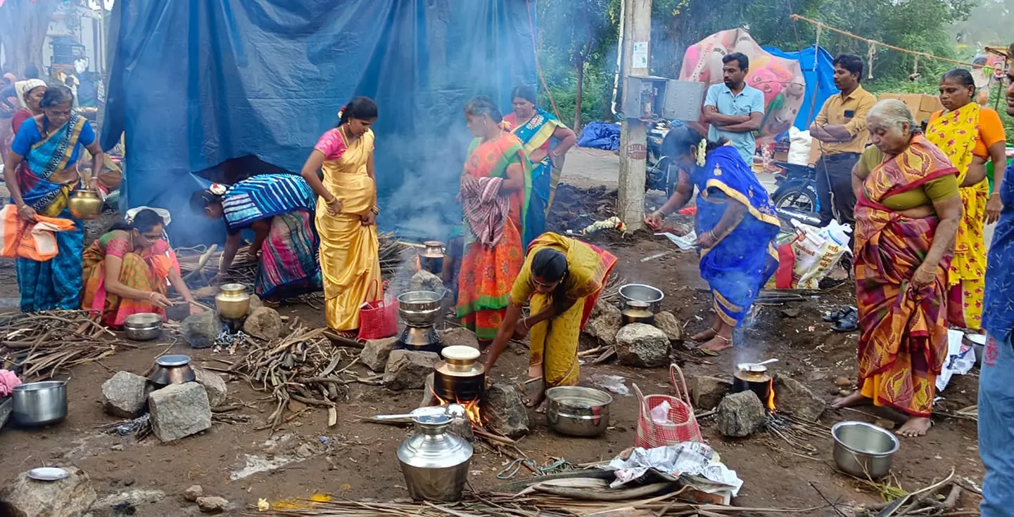 எல்லை மாகாளியம்மன் கோவில் பொங்கல் விழா