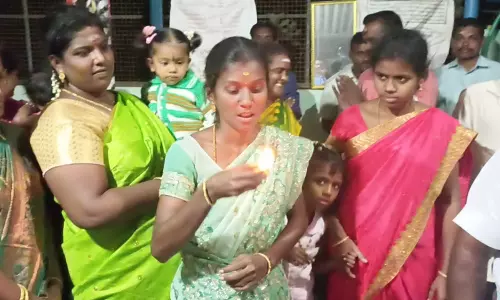 ஆலங்குடியில் தீயை விழுங்கும் வினோத வழிபாடு