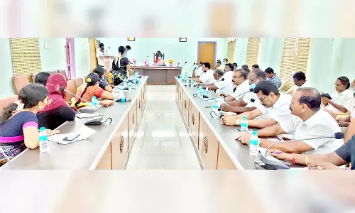 நாய்கள் தொல்லை அதிகரித்து வருவதை கட்டுப்படுத்த வேண்டும் - கவுன்சிலர்கள் வலியுறுத்தல்