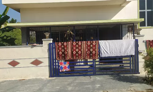 வீட்டின் பூட்டை உடைத்து 7 பவுன் நகை கொள்ளை