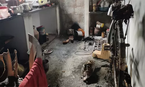 சேந்தமங்கலம் அருகே கியாஸ் சிலிண்டர் வெடித்து 4 பேர் காயம்