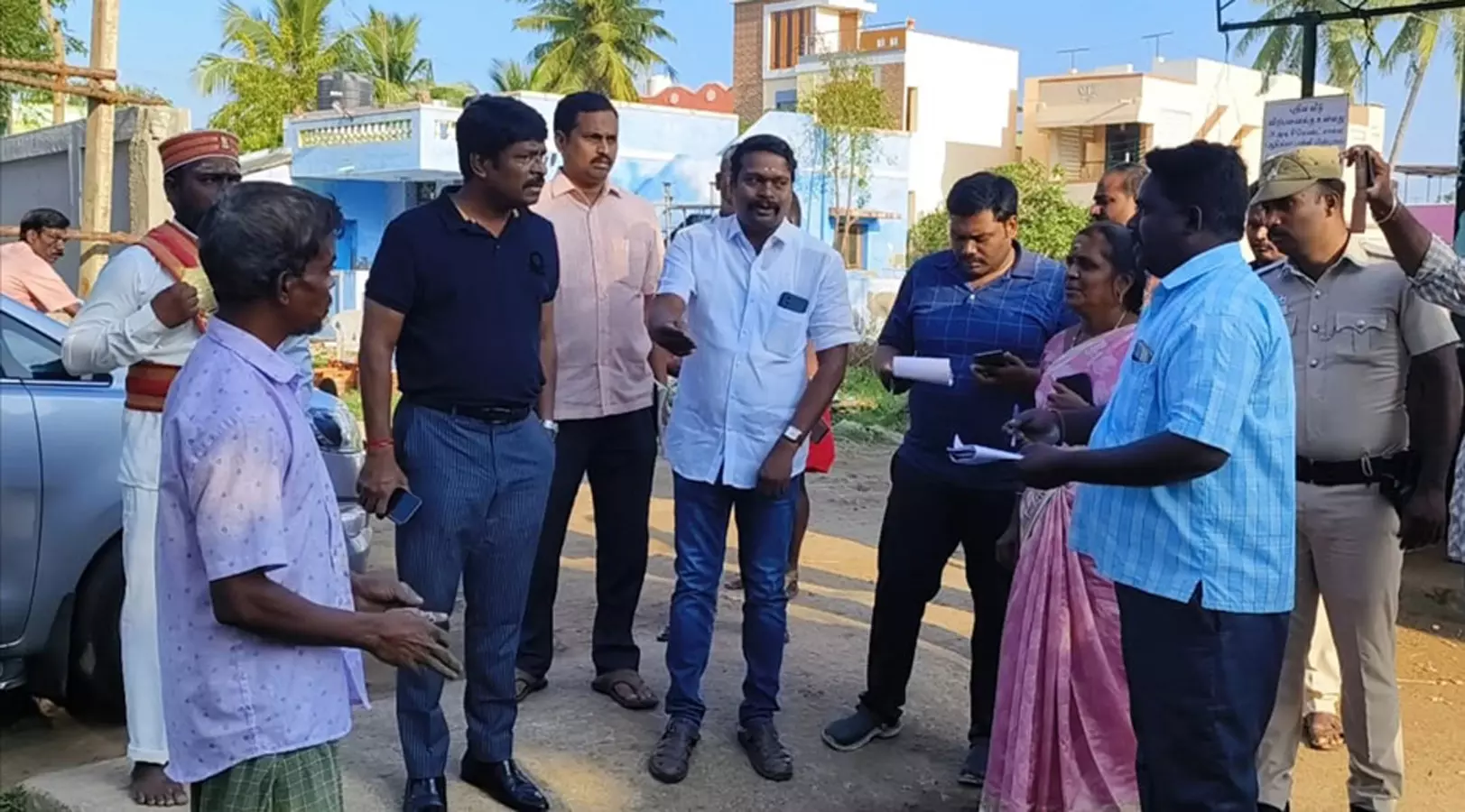 விழுப்புரம் அருகே தண்ணீர் தொட்டியை பராமரிக்காத ஊராட்சி செயலர் சஸ்பெண்டு: கலெக்டர் மோகன் அதிரடி