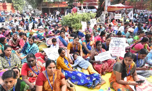 டி.பி.ஐ. வளாகத்தில் ஆசிரியர்கள் போராட்டம்: 4 நாட்களில் 79 ஆசிரியர்கள் மயக்கம்