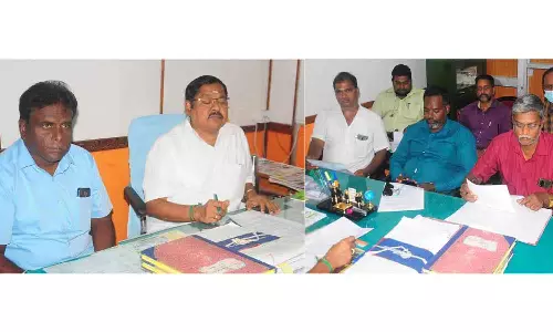 சுற்றுலா தலங்களில் சமூக இடைவெளியை கடைப்பிடிக்க வேண்டும்