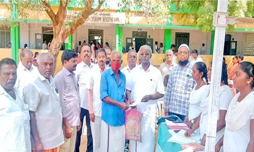 ஆறுமுகநேரியில் வருமுன் காப்போம் மருத்துவ முகாம்-280 பேர் பயன் பெற்றனர்
