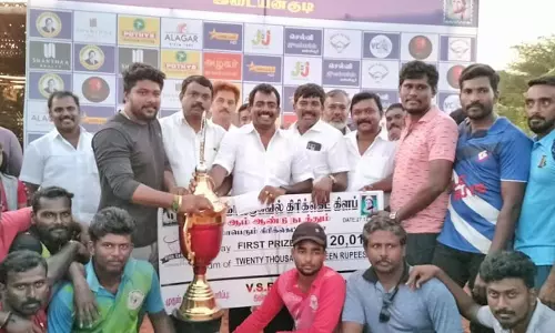 மாவட்ட அளவிலான கிரிக்கெட் போட்டி: உடன்குடி தேரியூர் அணிக்கு முதல் பரிசு