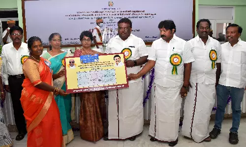 6,546 மகளிர் சுய உதவிக் குழுவினருக்கு ரூ.28.76 கோடி கடனுதவி-அமைச்சர் சிவசங்கர் வழங்கினார்