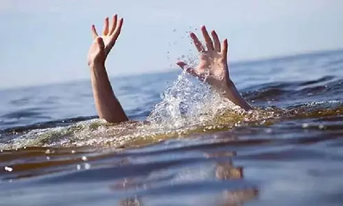 ஆற்றில் மூழ்கி பிளஸ்- 2 மாணவன் பலி