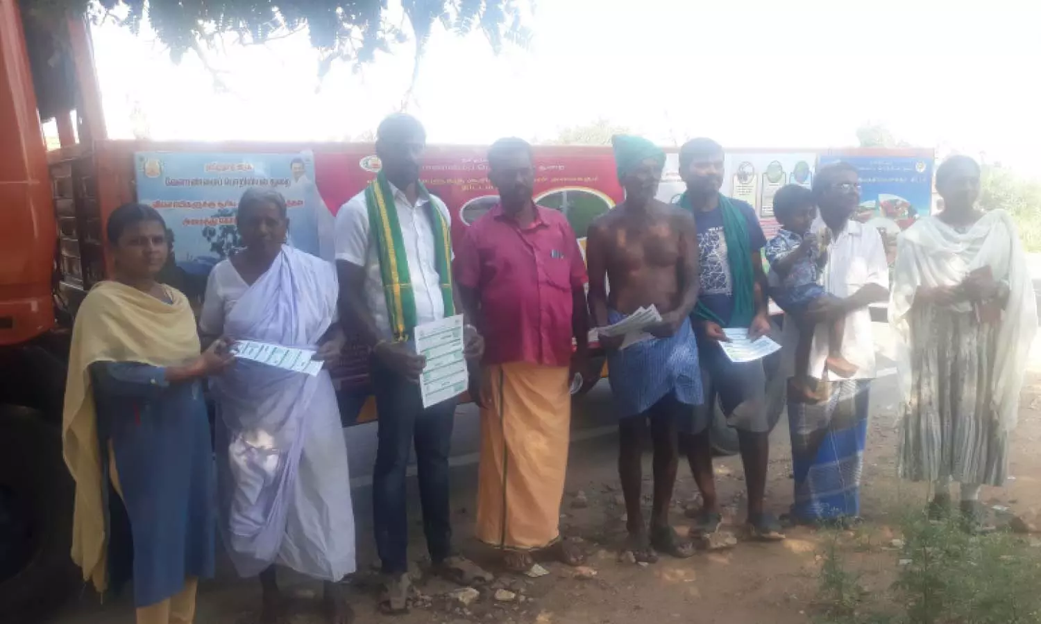 வேளாண் திட்டங்கள் குறித்து விவசாயிகளுக்கு விழிப்புணர்வு வேளாண் திட்டங்கள் குறித்து விவசாயிகளுக்கு விழிப்புணர்வு