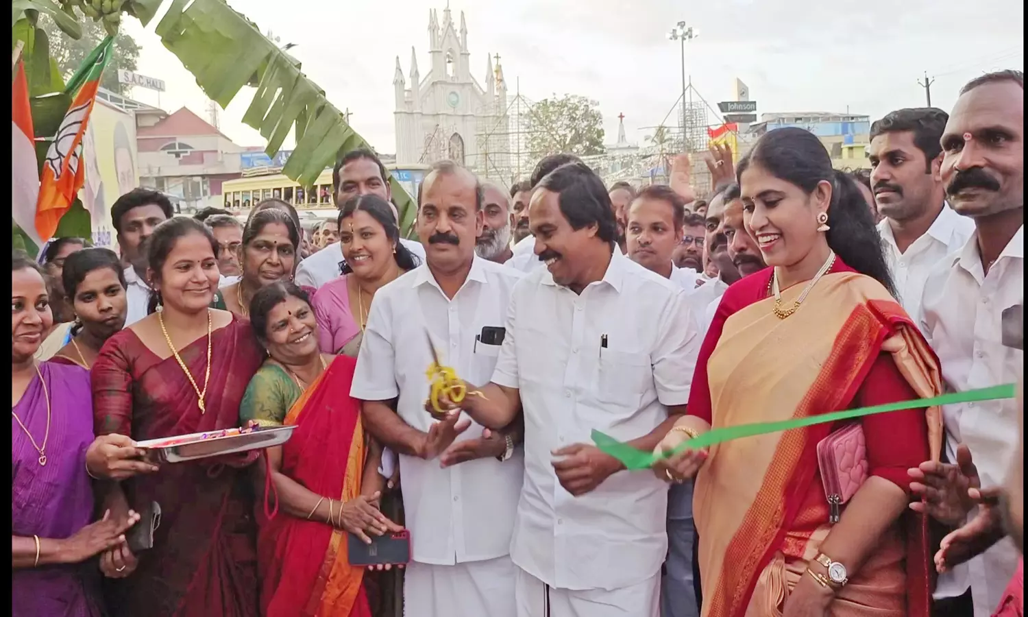 தக்கலையில் புதிய கட்டிடத்தில் காய்கனி சந்தை