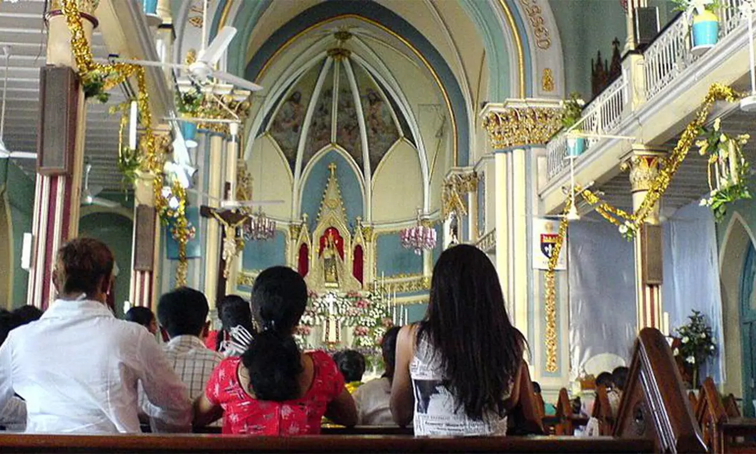 சென்னையில் கிறிஸ்தவ ஆலயங்களில் நள்ளிரவில் புத்தாண்டு சிறப்பு ஆராதனை