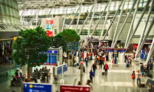 6 நாட்டு பயணிகளுக்கு புதிய வழிகாட்டு விதிகள்- மத்திய அரசின் கட்டுப்பாடுகள் நாளை முதல் அமலுக்கு வருகிறது