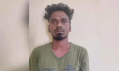 பல்லடம் அருகே செல்போன் திருடிய வாலிபர் கைது