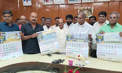 புதுவையில் அரசு காலண்டர் வெளியீடு