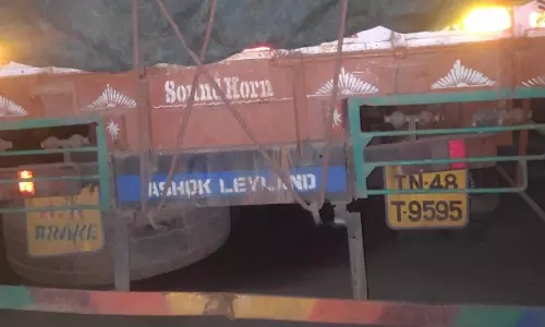 உளுந்தூர்பேட்டை அருகே அனுமதி இன்றி குழாங்கற்கள் ஏற்றி வந்த லாரி பறிமுதல்