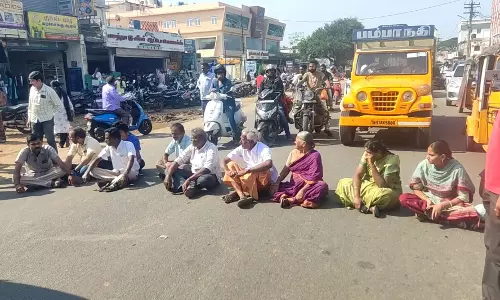 சூலூர் பாப்பம்பட்டி பிரிவில் பொதுமக்கள் திடீர் சாலை மறியல்