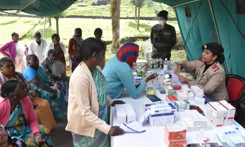 கிராமப்புற மக்களுக்கு மருத்துவம், தூய்மைக்கான விழிப்புணா்வு நிகழ்ச்சி