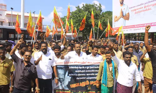 நெல்லை சந்திப்பில் அரசு பஸ்களை சிறைபிடிக்க முயன்ற ஆட்டோ டிரைவர்கள்