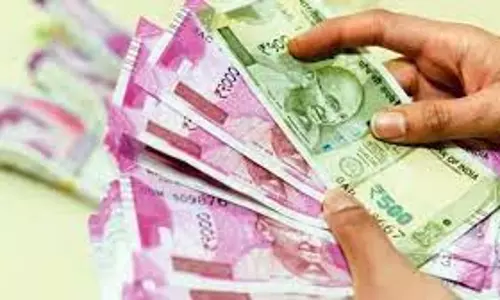 மகளிர் சுய உதவிக்குழுக்களுக்கு கடனுதவி