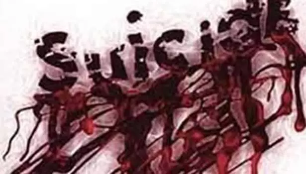 சென்னிமலை அருகே விஷ மாத்திரை தின்று கணவன்-மனைவி தற்கொலை