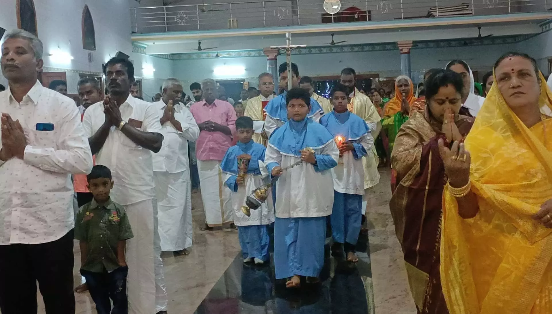 ஆலங்குடி புனித அதிசய அன்னை ஆலயத்தில் புத்தாண்டு சிறப்பு திருப்பலியில்  ஏராளமான கிறிஸ்தவர்கள் பங்கேற்பு