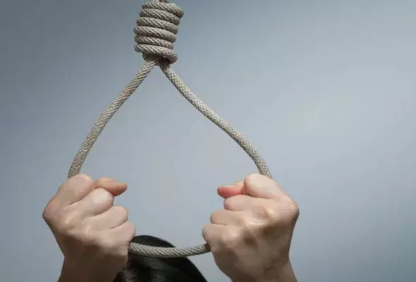 பெண் தூக்கிட்டு தற்கொலை