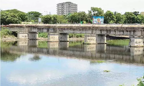 கொங்கலக்குறிச்சி இணைப்பு சாலையில் பாலம் அமைக்க கோரிக்கை
