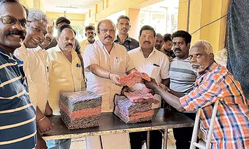 நோயாளிகளுக்கு போர்வை-அனிபால் கென்னடி எம்.எல்.ஏ. வழங்கினார்