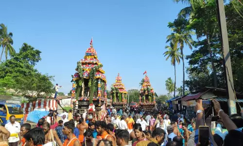 பிரசித்தி பெற்ற குற்றாலம் திருக்குற்றால நாதர் கோவிலில் தேர் திருவிழா