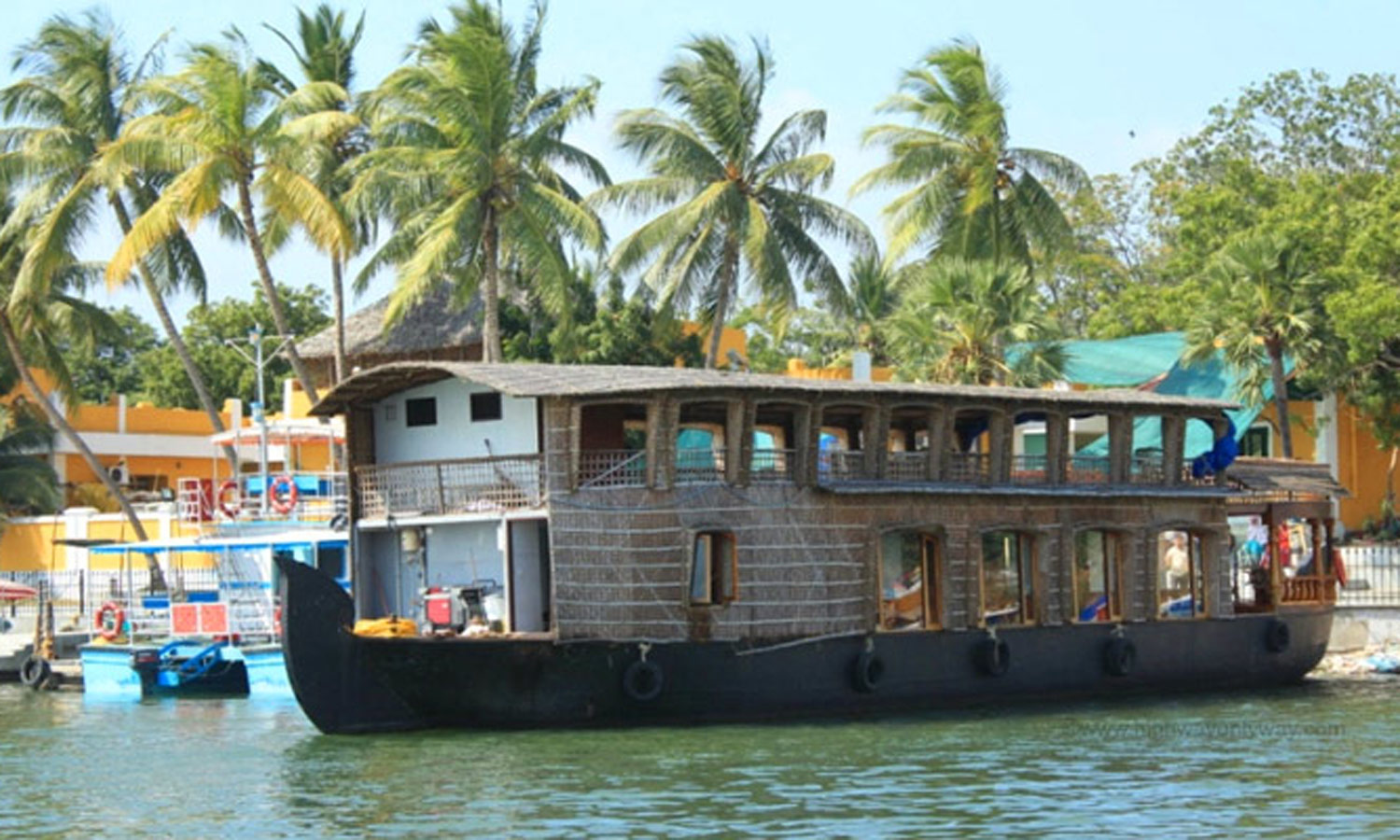 புதுவை சுண்ணாம்பாறு படகு குழாமில் ஒரே நாளில் ரூ.22 லட்சம் வசூல் 22