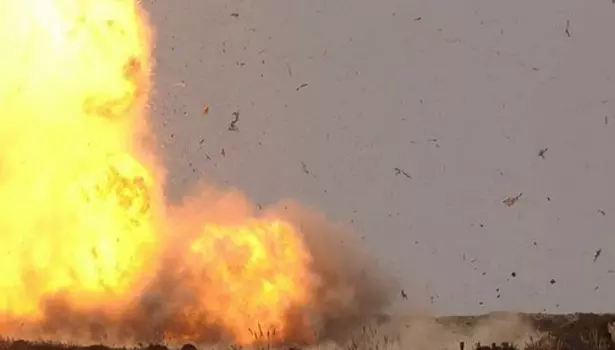 காஷ்மீரில் 4 பேர் சுட்டு கொல்லப்பட்ட இடத்தில் குண்டு வெடிப்பில் குழந்தை பலி காஷ்மீரில் 4 பேர் சுட்டு கொல்லப்பட்ட இடத்தில் குண்டு வெடிப்பில் குழந்தை பலி