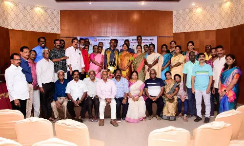 முன்னாள் மாணவர்கள் சந்திப்பு