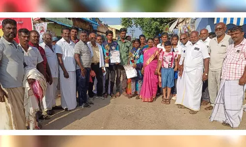 சர்வதேச சிலம்ப போட்டியில் சாயர்புரம் மாணவர்கள் 2 பேர் வெற்றி-சொந்த ஊரில் வரவேற்பு
