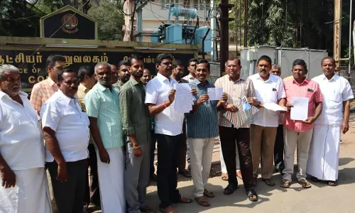 காடுவெட்டிபாளையம் அருகே தேசிய நெடுஞ்சாலையில் டாஸ்மாக் கடை அமைக்ககூடாது