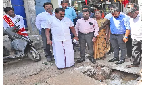 நாகர்கோவிலில் மழை நீர் வடிகாலில் கழிவு நீர் திறந்துவிடும் நிறுவனங்கள் மீது நடவடிக்கை