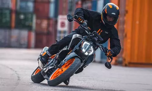 இந்திய டெஸ்டிங்கில் சிக்கிய புது கேடிஎம் 390 டியூக்!