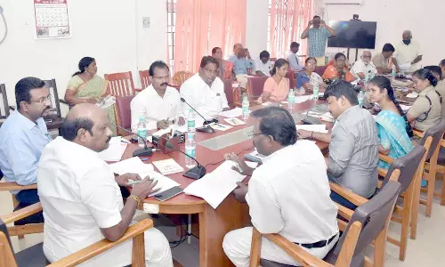 தஞ்சை கலெக்டர் அலுவலகத்தில் விழிக்கண் குழு கூட்டம்